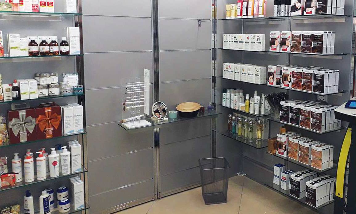 Pareti con piani in vetro