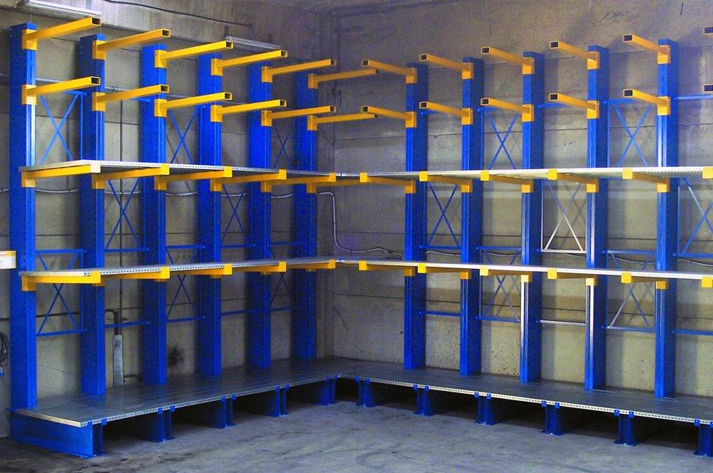 Cantilever con piani per contenimento merci sfuse voluminose